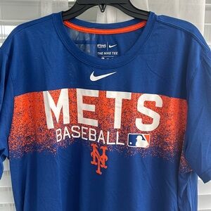 The Nike Tee Dri Fit METS NY Short Sleeve T-Shirt XXL excellent condition!
